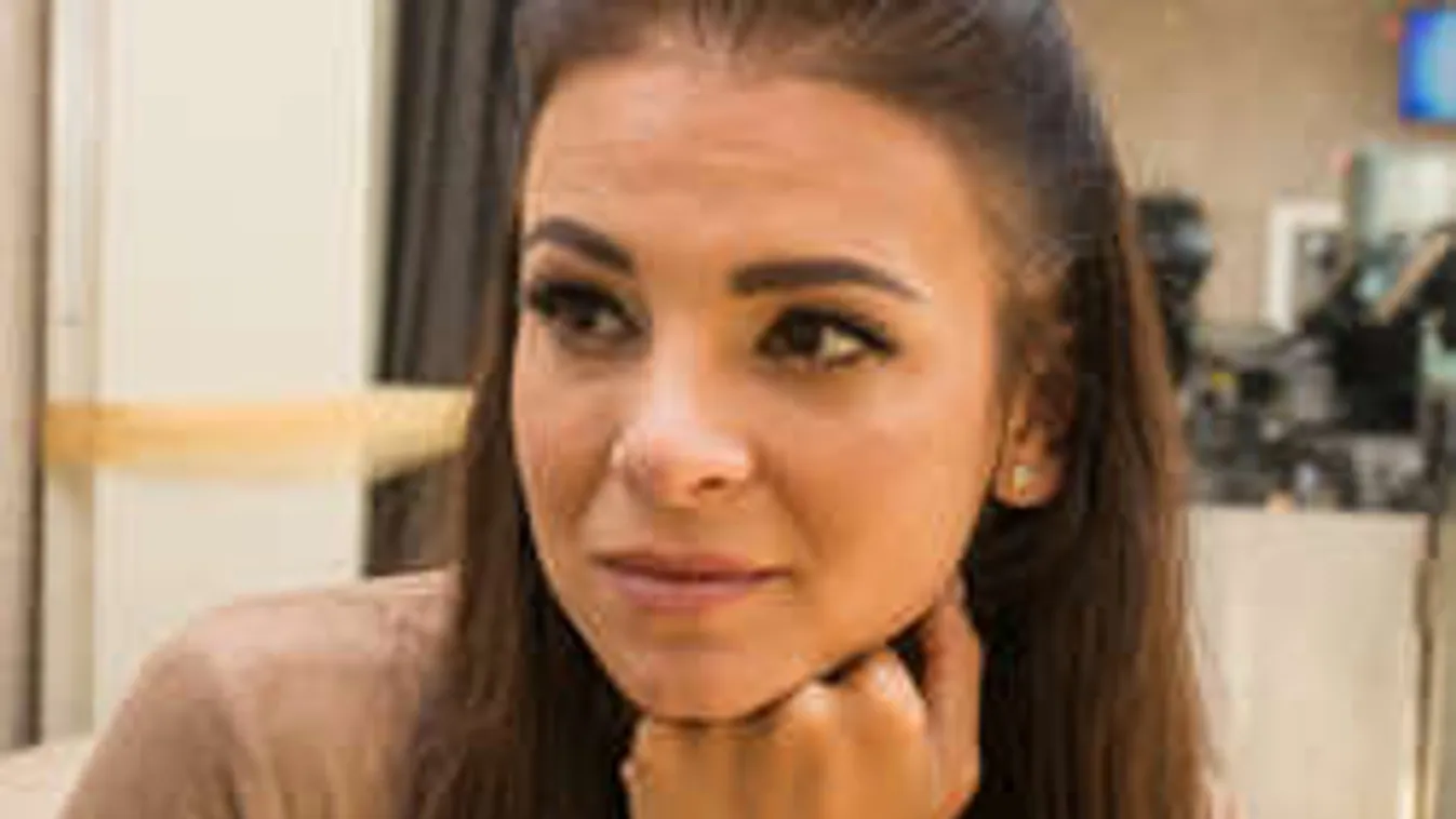 Sarka Kata édesanyja akár a nővére is lehetne