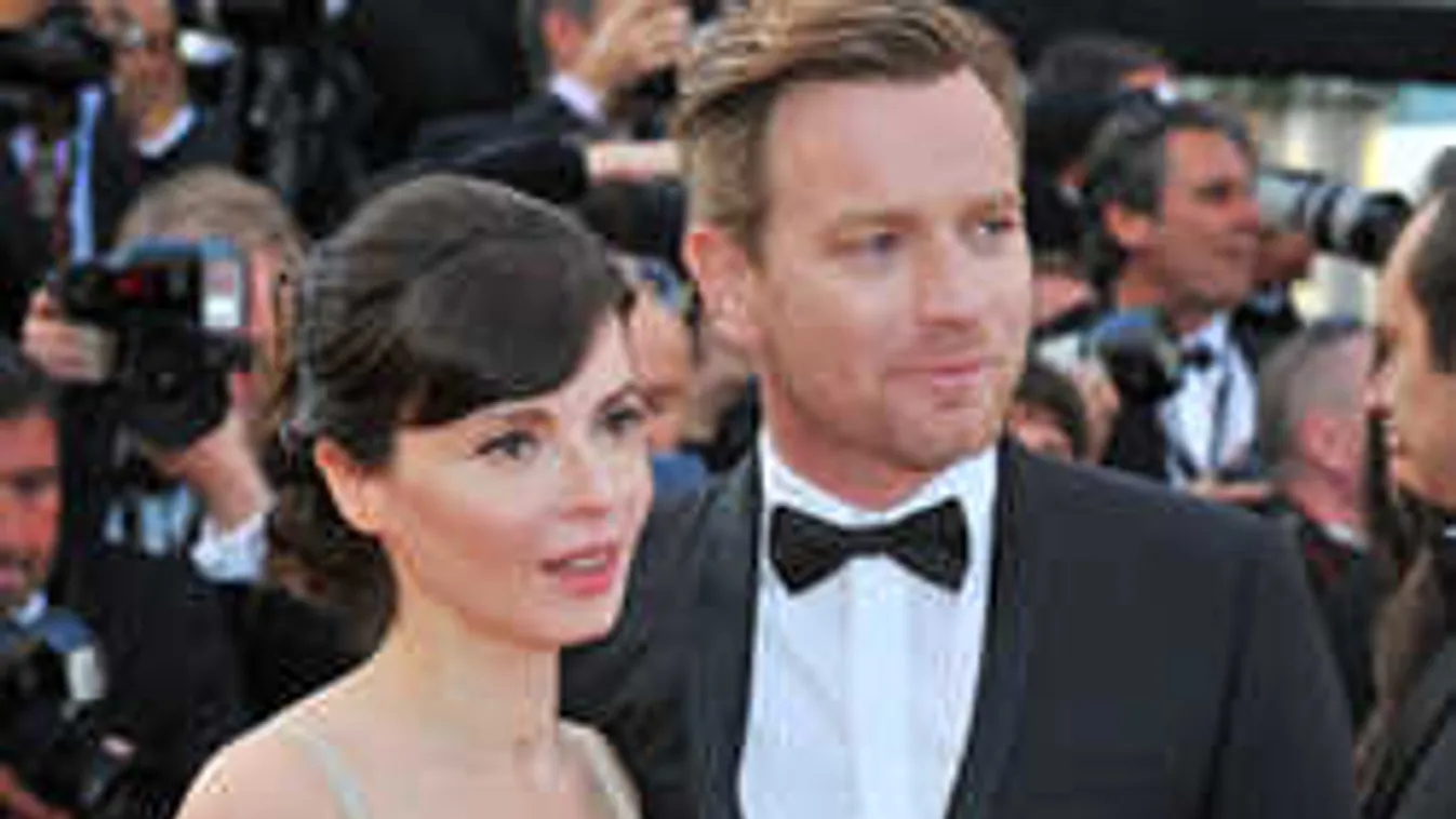 Ez csúnya: Lebukott a világsztár, a felesége válni akar