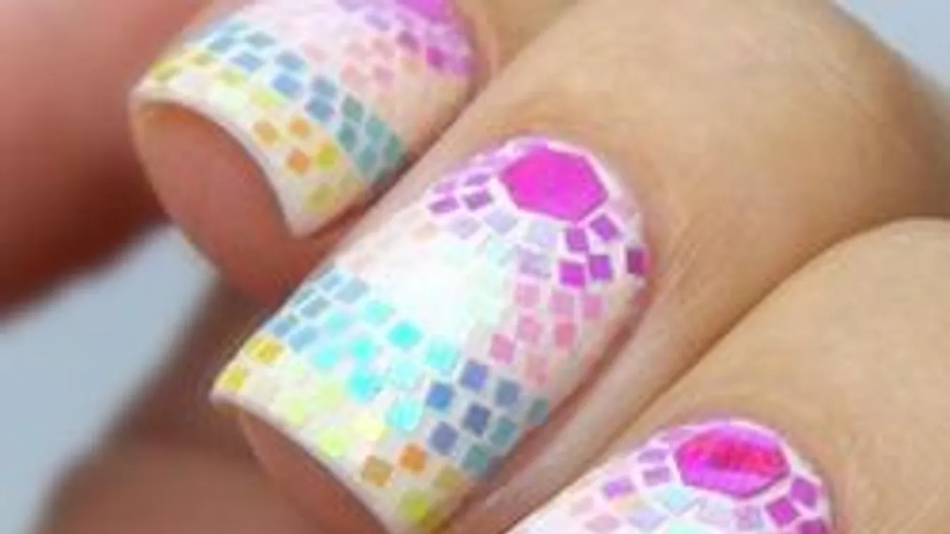 A mozaik minta legyőzte az ombre lakkot!- Fotók