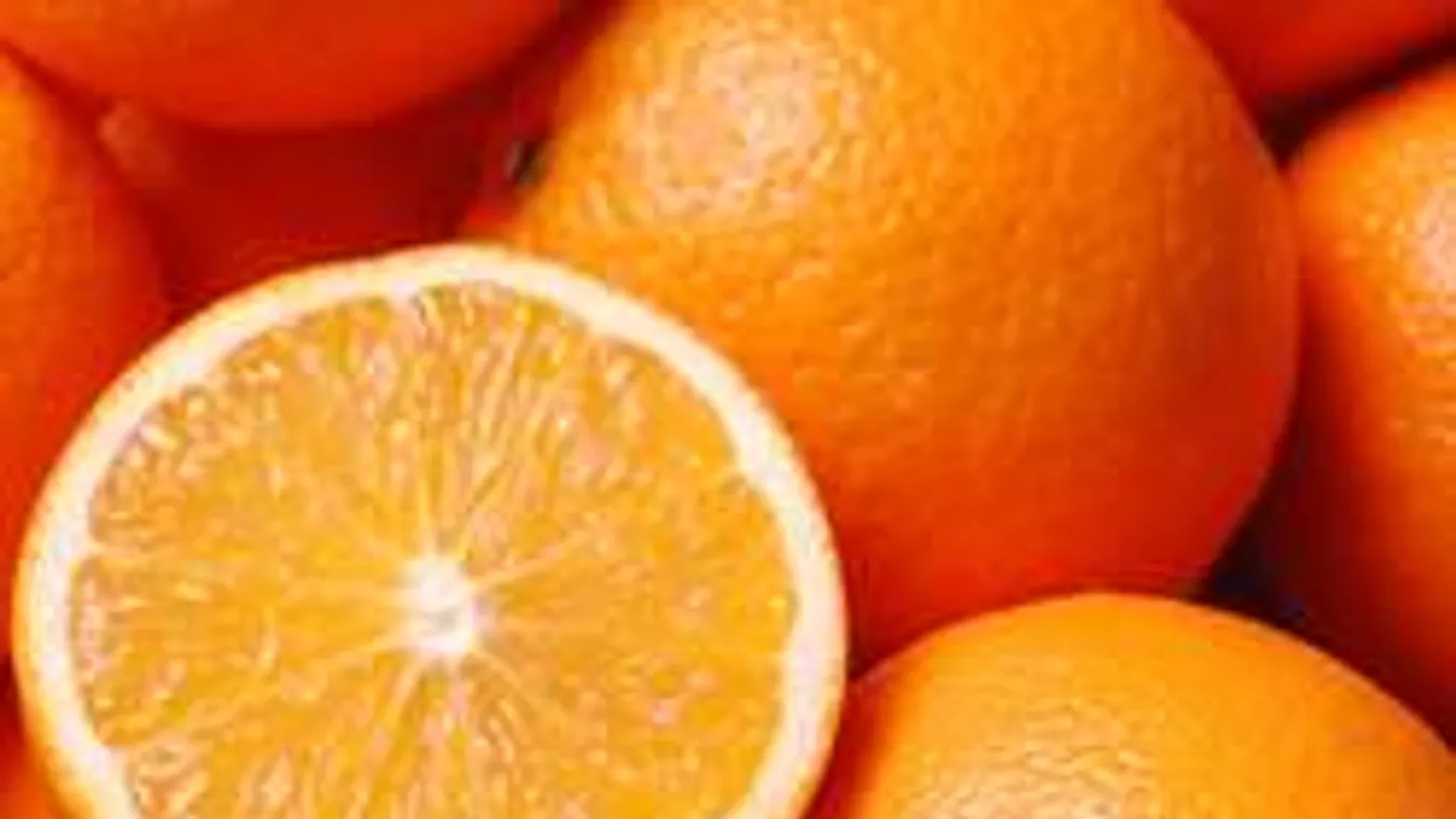 Viszlát, ragacs és sárga ujjak: így pucold könnyen, gyorsan, tisztán a narancsot!