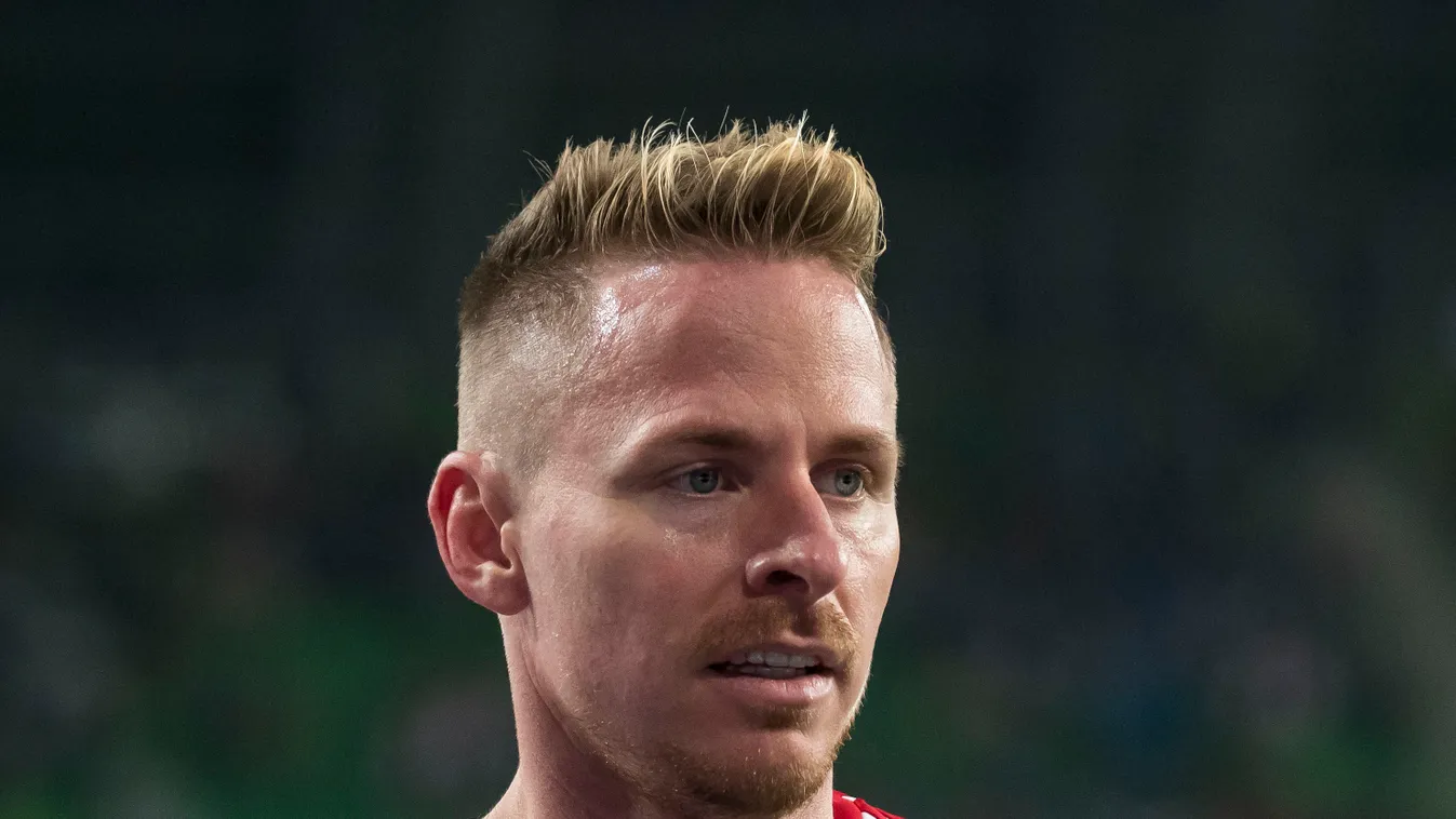 Szurkolók vigasztalták a könnyező Dzsudzsák Balázst – Fotó