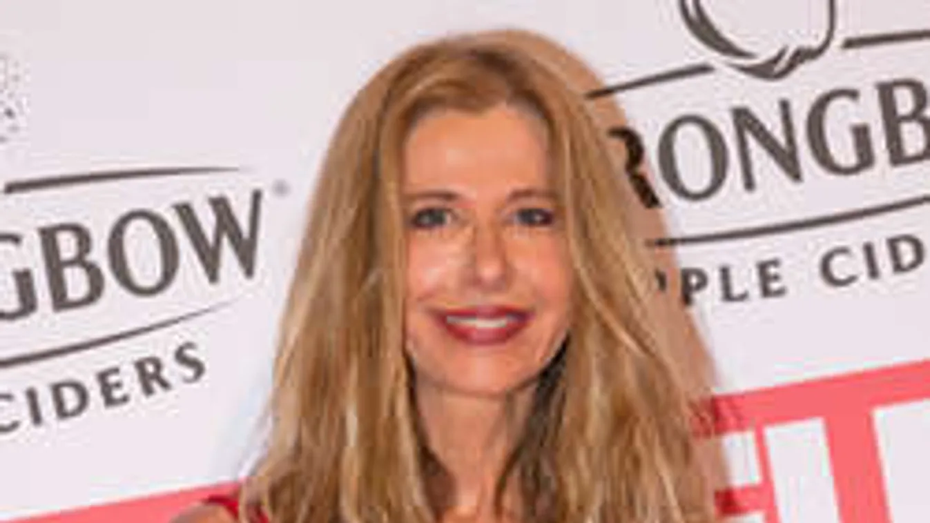 Megelégelte a pletykákat: Kitalált plasztikáiról Sütő Enikő