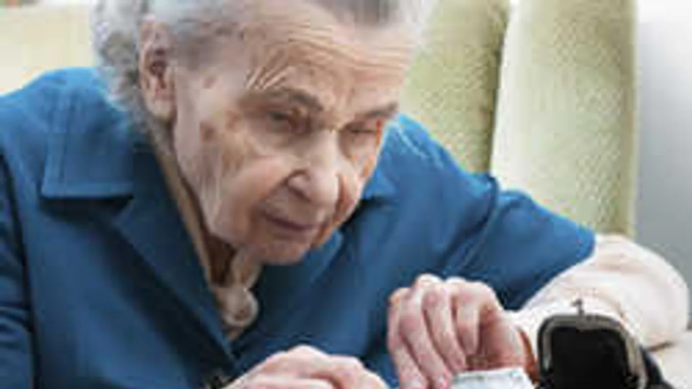 Havi plusz 50 ezret kaphatnak a nyugdíjasok!