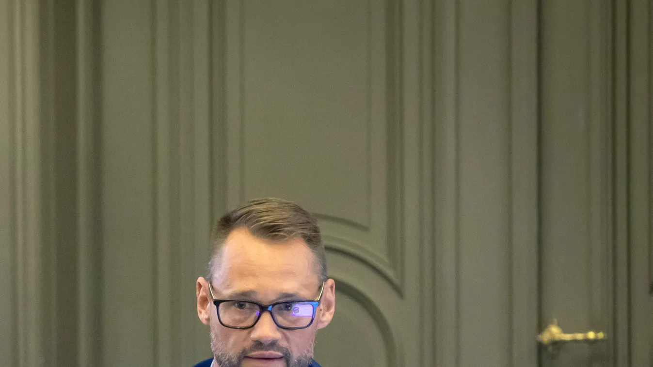 Elképesztő részletek a készülő magyar vakcináról – Interjút adott Jakab Ferenc