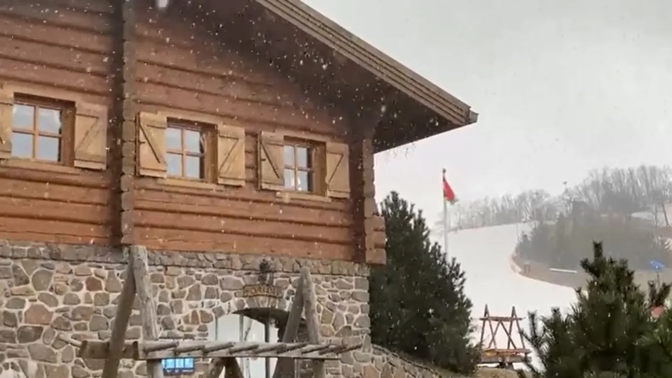 Most kaptuk: szakad a hó a Mátrában – videó