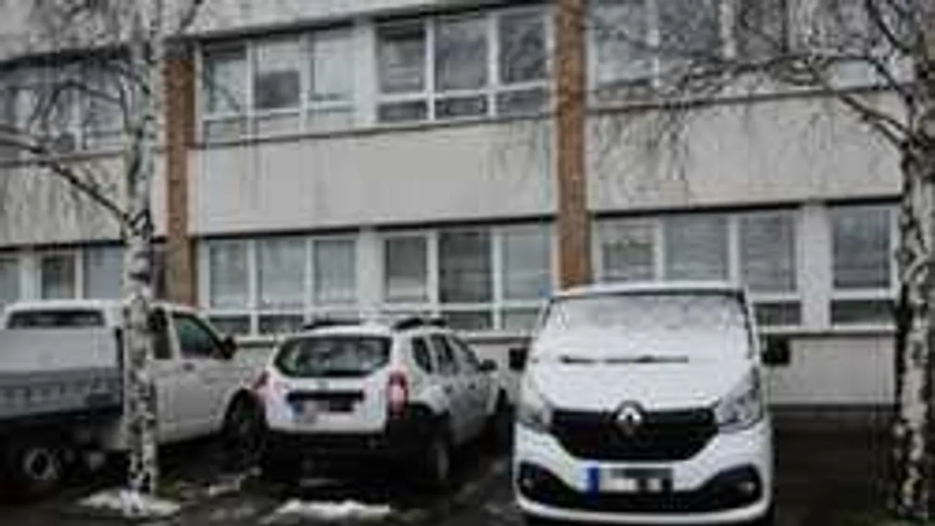 Kiderült, miért rúgták ki az igazgatóra késsel támadó sofőrt az E.ON-tól