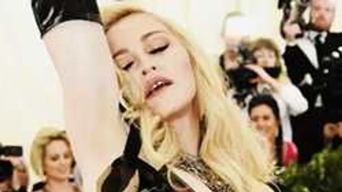 Kitálalt Madonna testvére: "Nála nincs szörnyűbb ember"