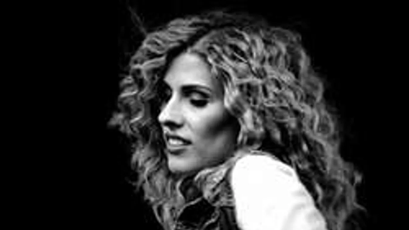 Óriási sokk érte: Beteg lett, és elhagyták a híres magyar énekesnőt