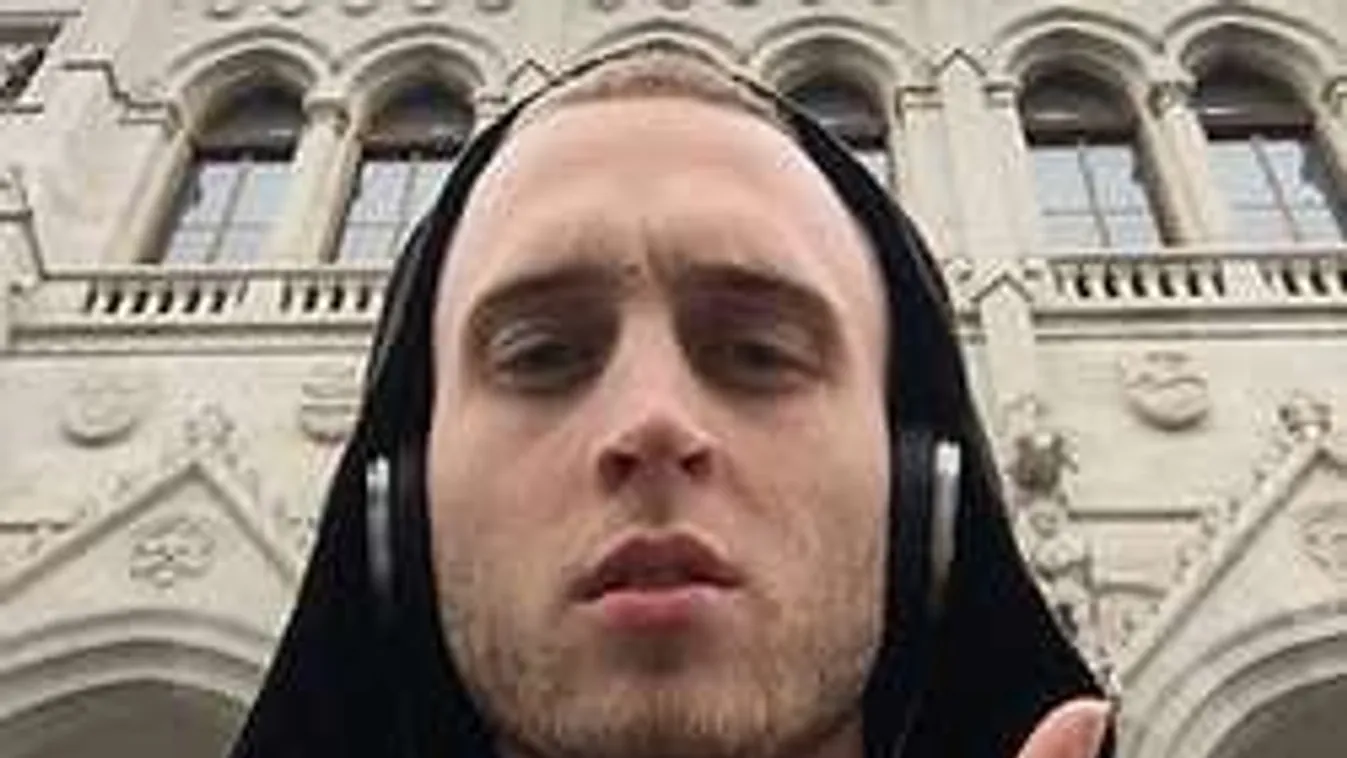 Perrel fenyeget Tom Hanks zűrös fia