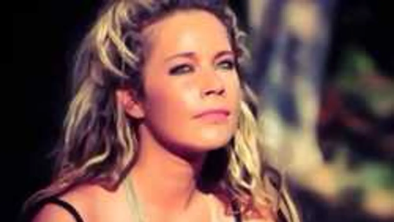 Élőben tetováltatta magát Baukó Éva