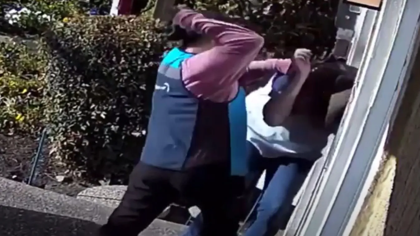 Brutális támadás: összeverte a futár a vásárlót – sokkoló videó
