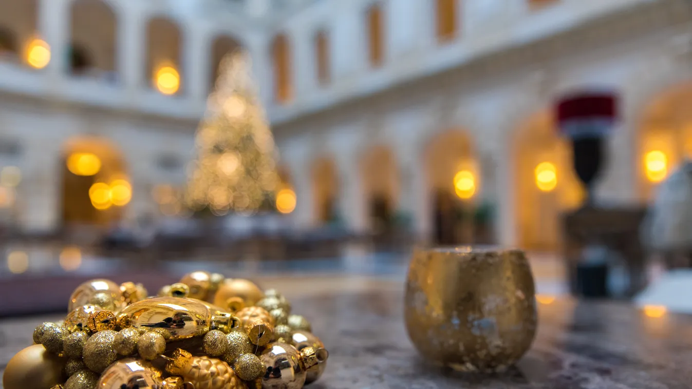 Karácsonyi sztárposta: ezt üzenik egymásnak idén a hírességek