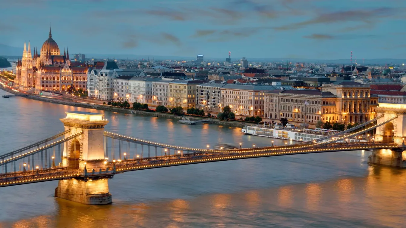 The,Picturesque,Landscape,Of,The,Parliament,And,The,Bridge,Over