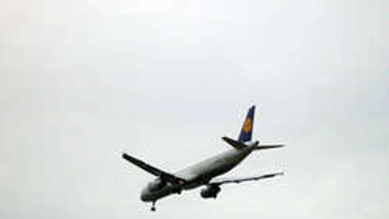 Egy gyermek halála miatt hajtott végre kényszerleszállást egy repülőgép