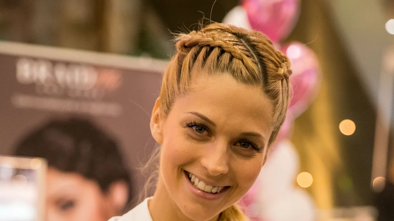 Nem hittek a rajongók a szemüknek: így fotózták le Tápai Szabinát