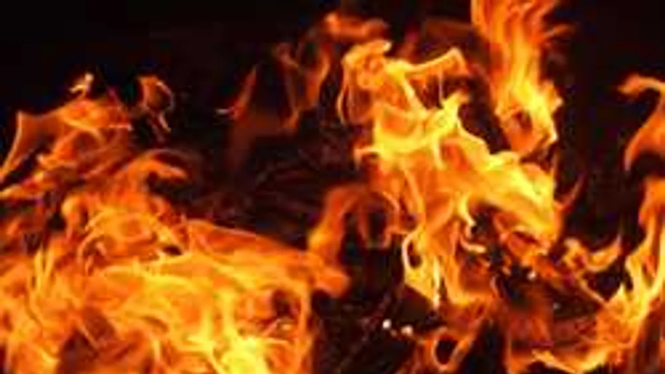 Felcsaptak a lángok Szegeden: Szirénázva rohantak a mentők