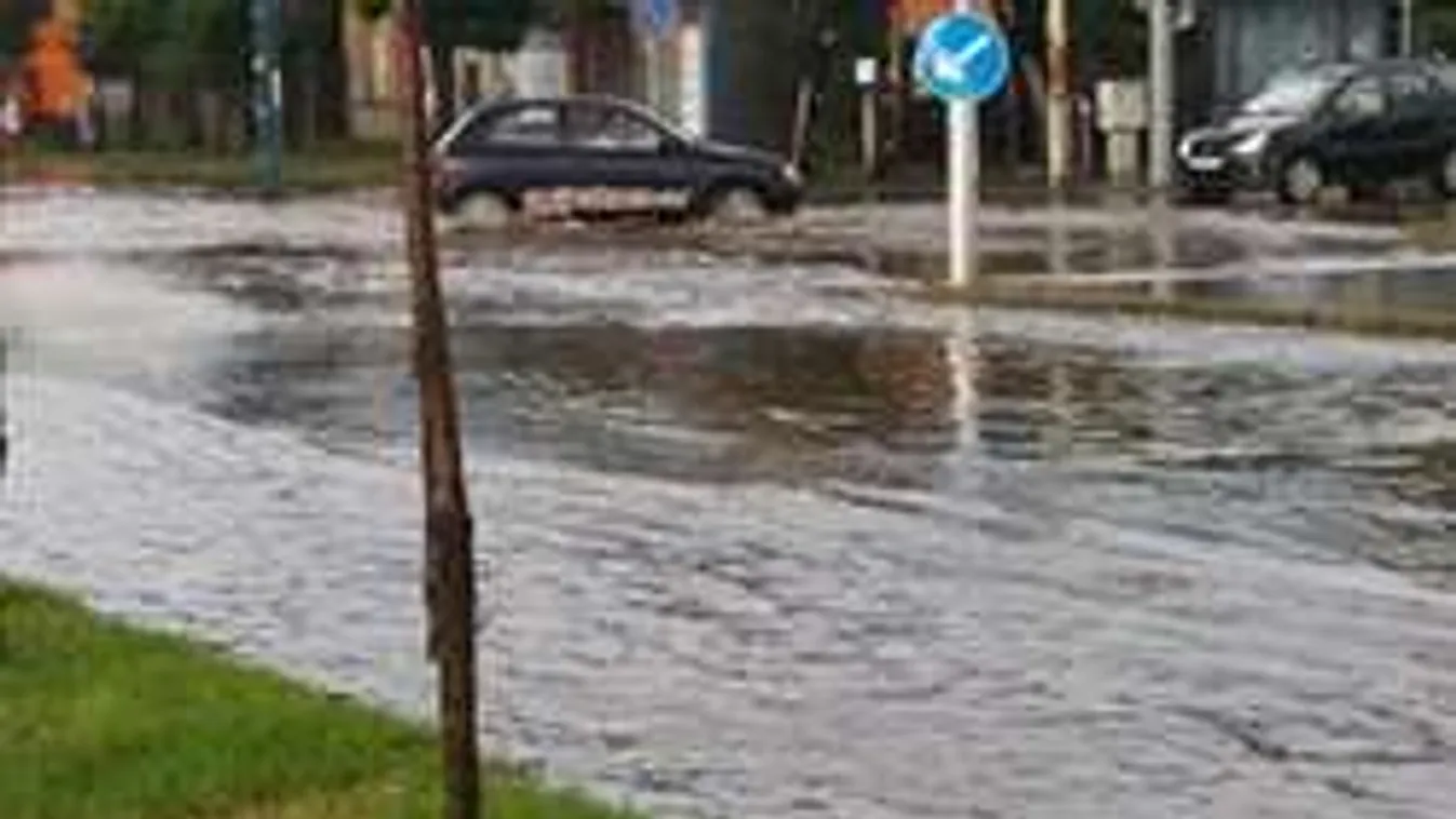 Kegyetlenül tombol a vihar, járhatatlanná váltak az utak