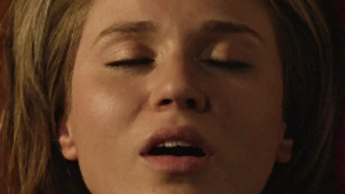 Eszméletlen látványt nyújt a teljes testes orgazmus