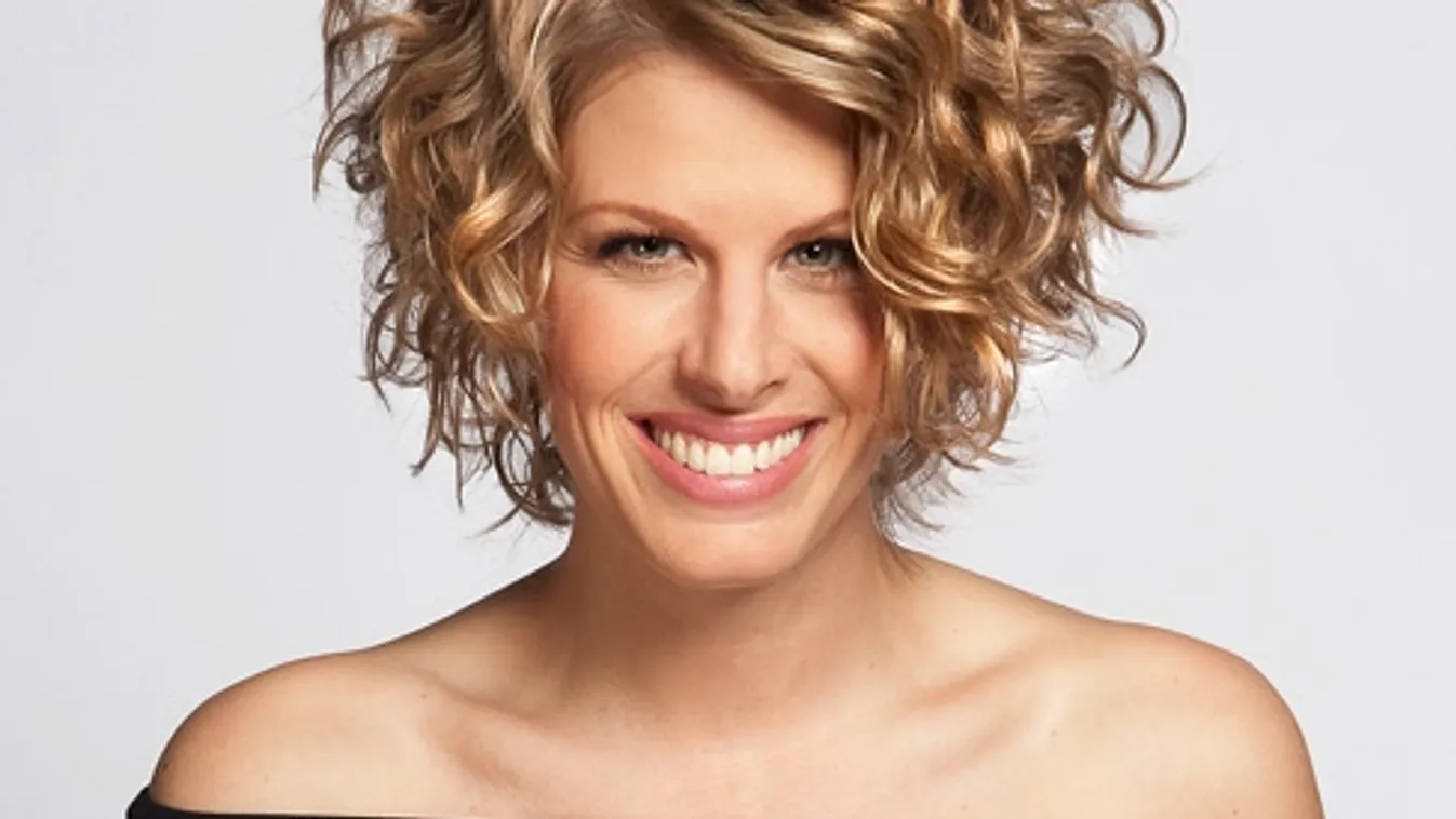 Oroszlán Szonja dögös képet posztolt