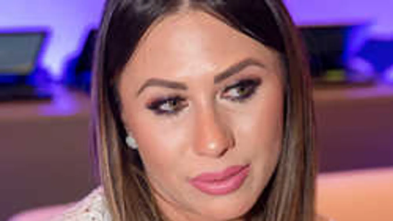 Segítséget kér, bajba került a magyar műsorvezető