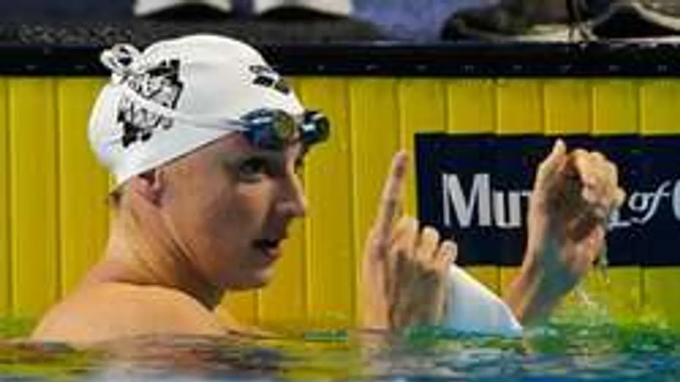 Hosszú Katinka magyar zászlóval ünnepelt