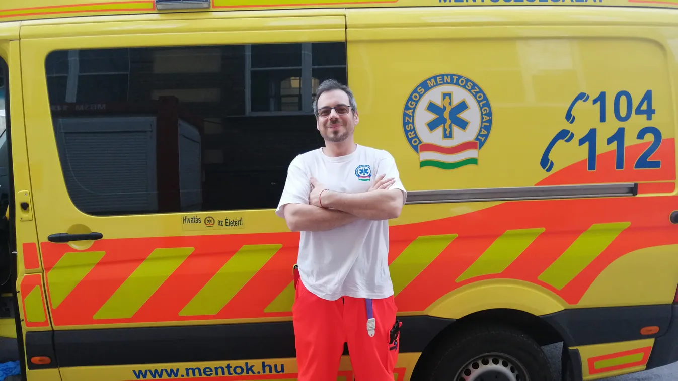 Megszólalt a budapesti mentős: Gyakran vigasztalok koronás beteget a mentőautóban