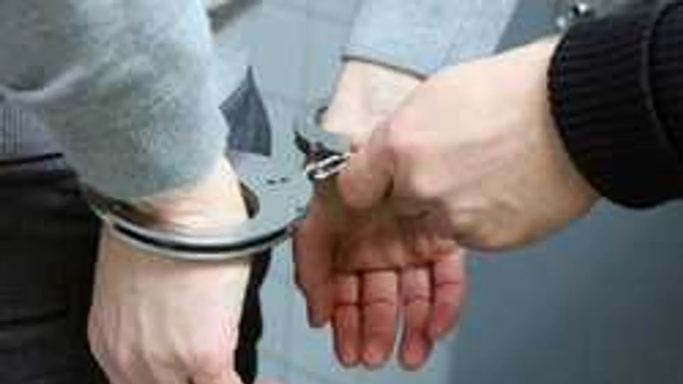 Elfogták a szerb férfit, aki fegyverrel akart kirabolni egy győri benzinkutat