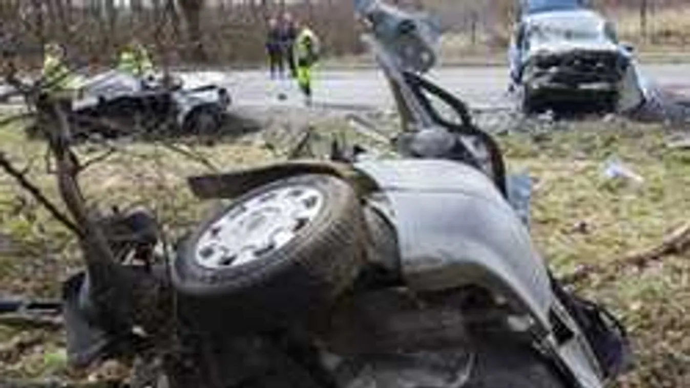 Megrendítő fotók érkeztek a 76-os főúton történt balesetről