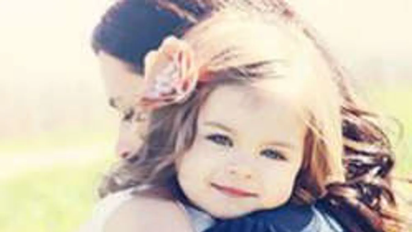 Hatgyermekes debreceni anyukát támadtak a netezők, megvédte magát!