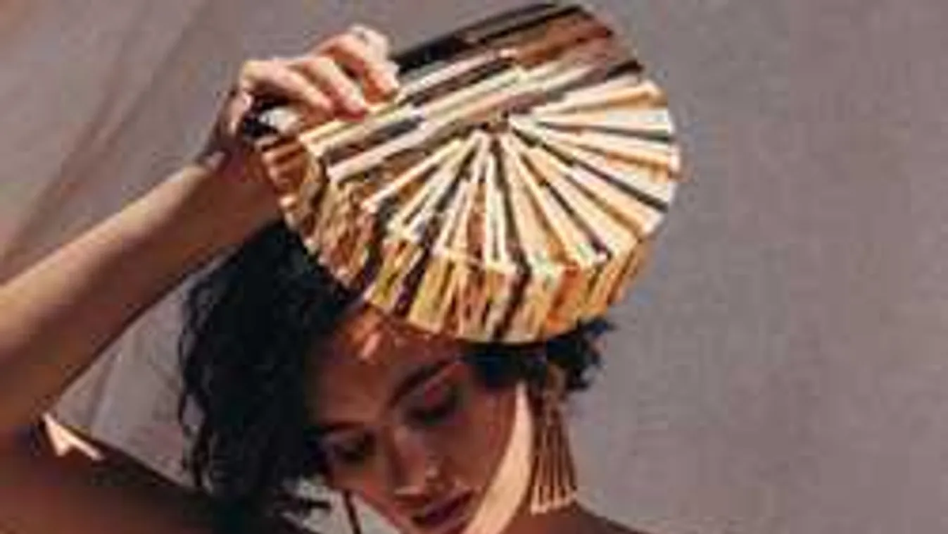 Visszatér a régi táskadivat, imádja minden nő