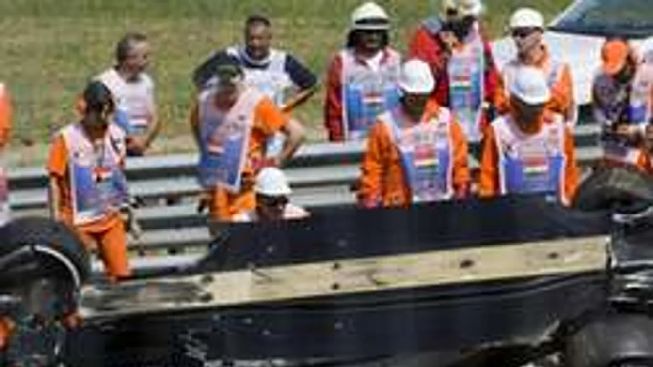 Szikrázott az aszfalt, fejre állt egy autó Mogyoródon - Videó