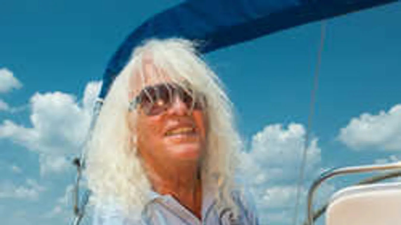 Részletesen beszámolt nászéjszakájáról a legendás magyar énekes