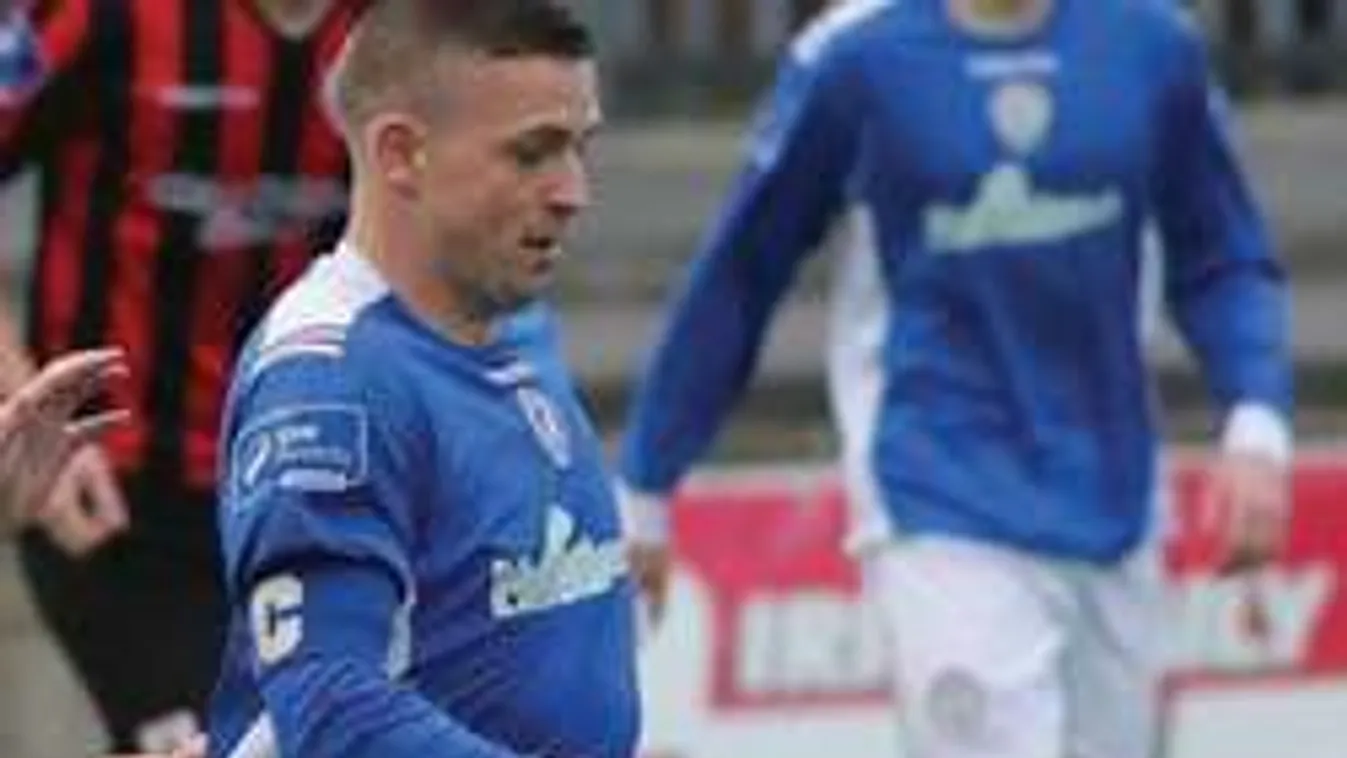 Brutális: leszakadt a focista ujja!