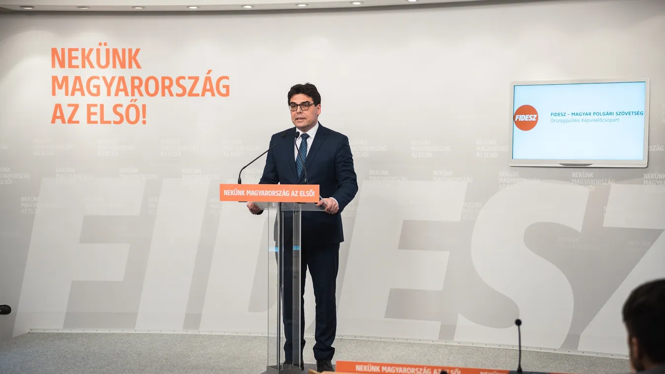 Fidesz: Gyurcsányék ellopják a magyar emberek adatait