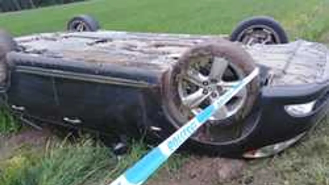 260 km/h-val ütközött a luxusautójával a férfi, végig kamerázott!