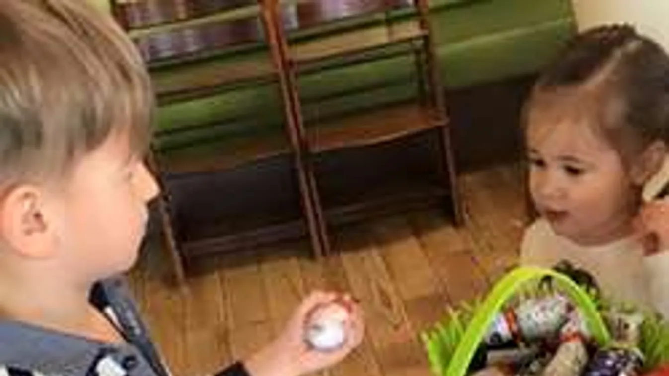 Így locsolkodik Hajdú Péter szép és laza kisfia! - Fotó!