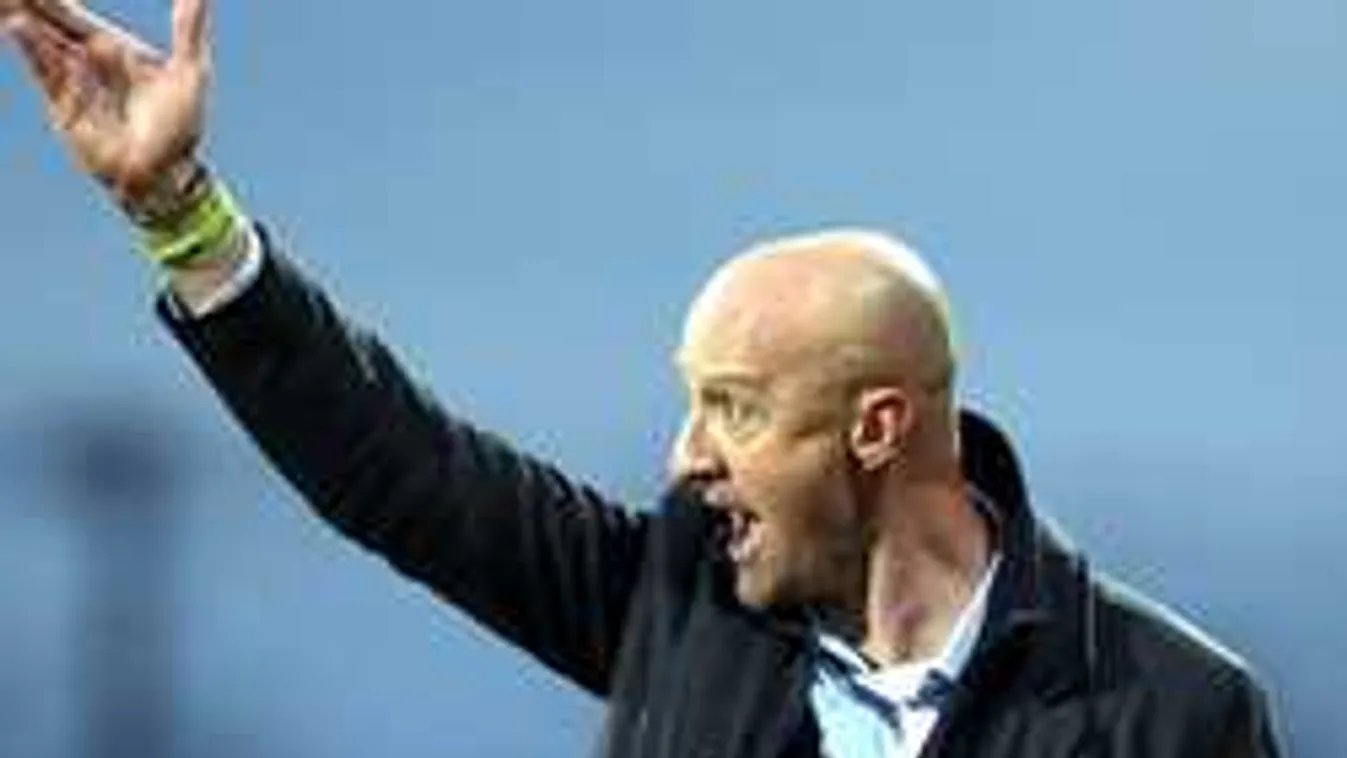 Változást jelentett be a magyar focikapitány