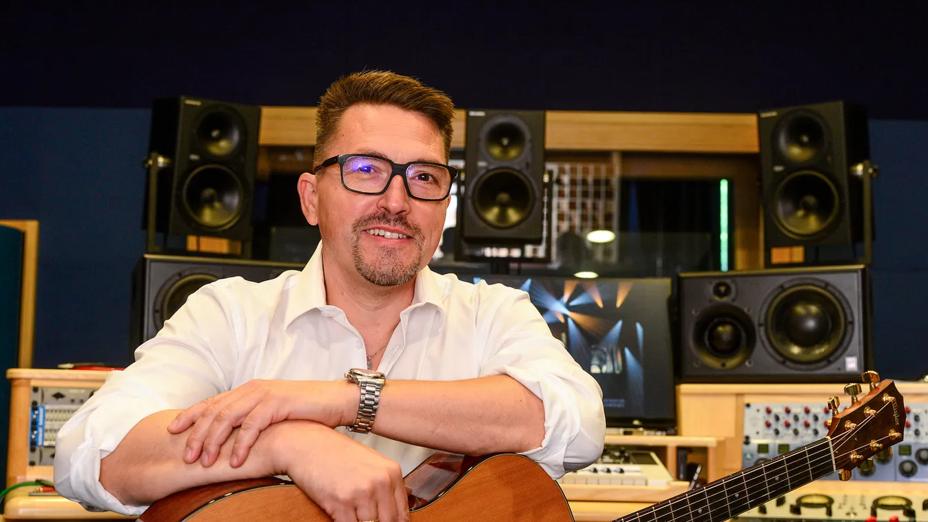 Kovács Ákos különleges meglepetésre készül, ezzel indítja az évet