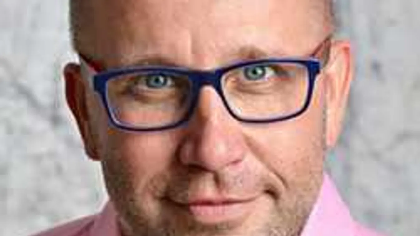 Így tudatta a világgal az ország legismertebb motivációs trénere: újra apa lett!