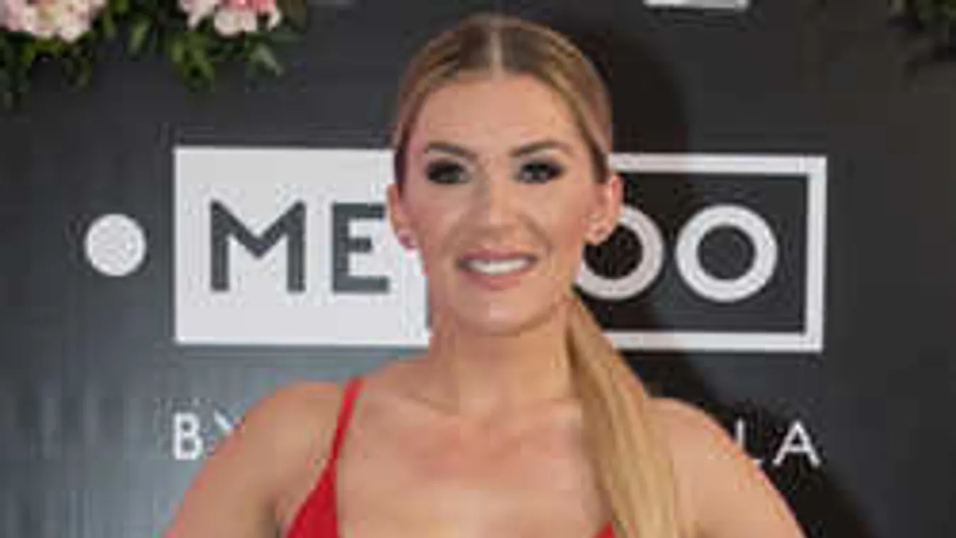 Nem semmi látvány, Hódi Pamela mellbimbói szinte átszúrták a ruháját!