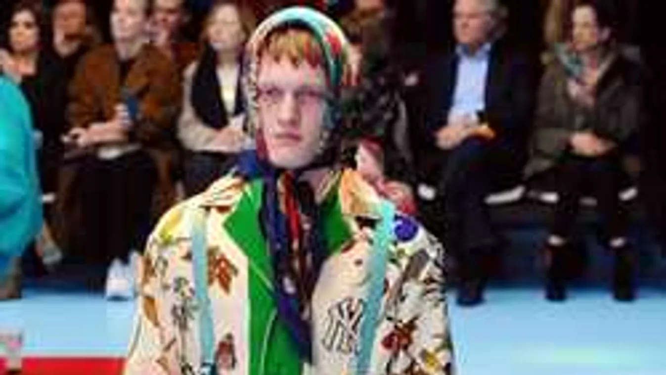 Horror a divatbemutatón: levágott emberi fej a kifutón