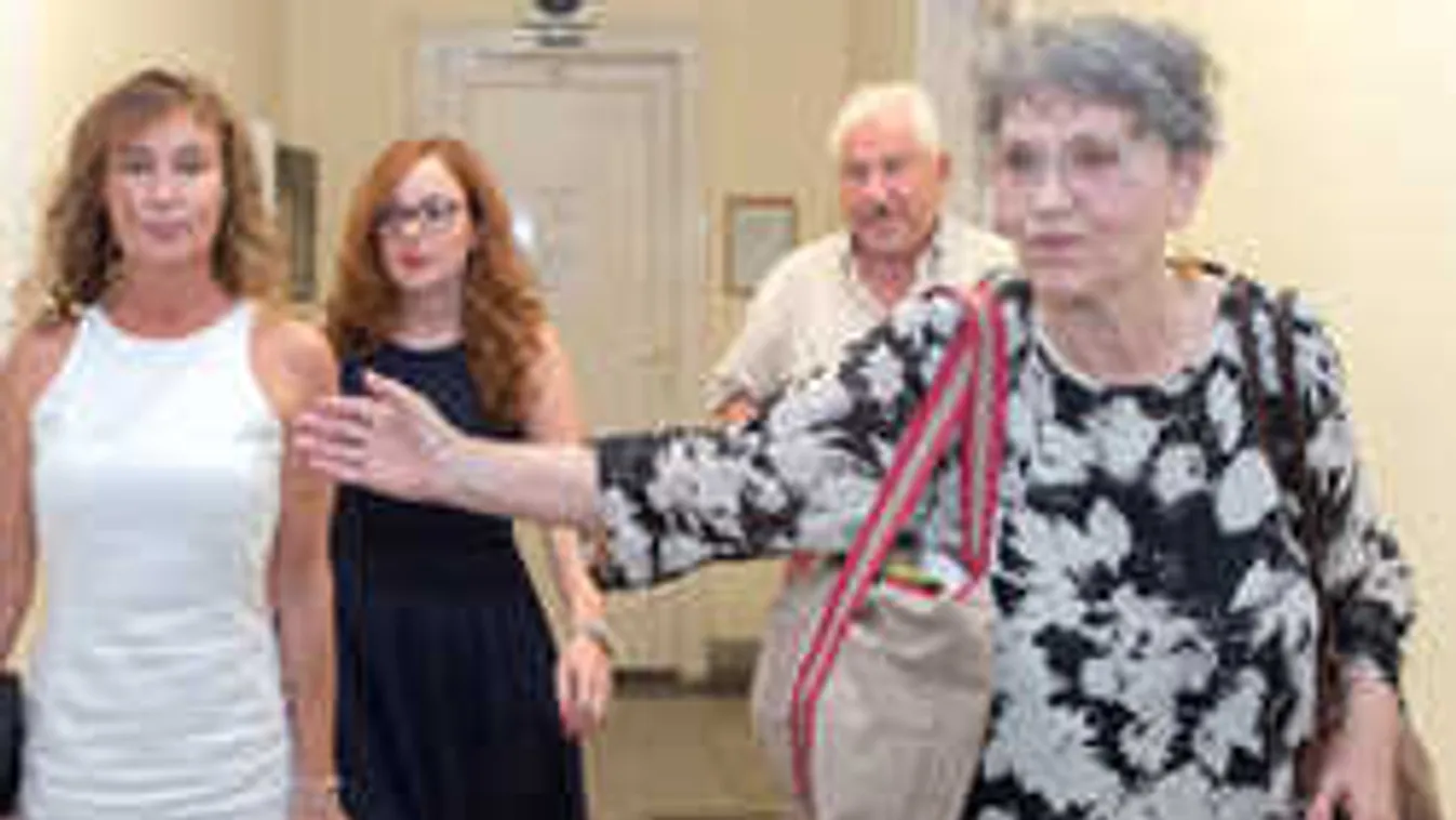 Elege lett Pártos Csillának, beleállt Pécsi Ildikó durva vádjaiba