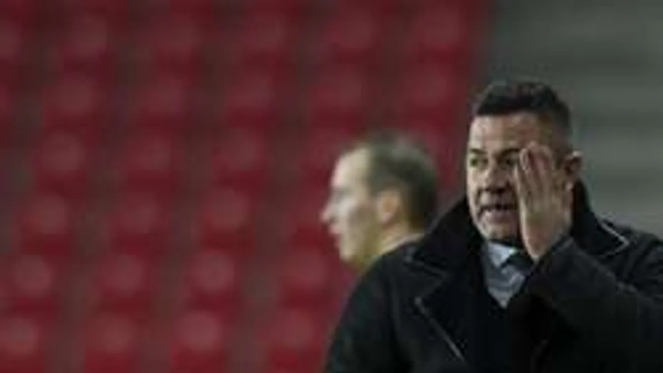 Élő adásban jelentette be távozását a magyar fociedző