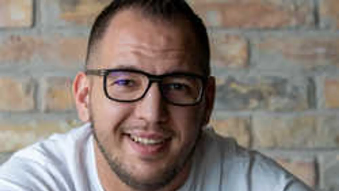 Kiderült a titok: így hívják majd Curtis kisfiát