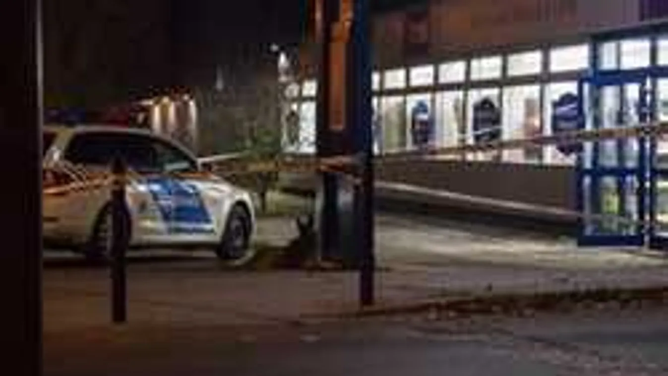 Rendőrök lepték el Budapest egyik ismert bútoráruházát