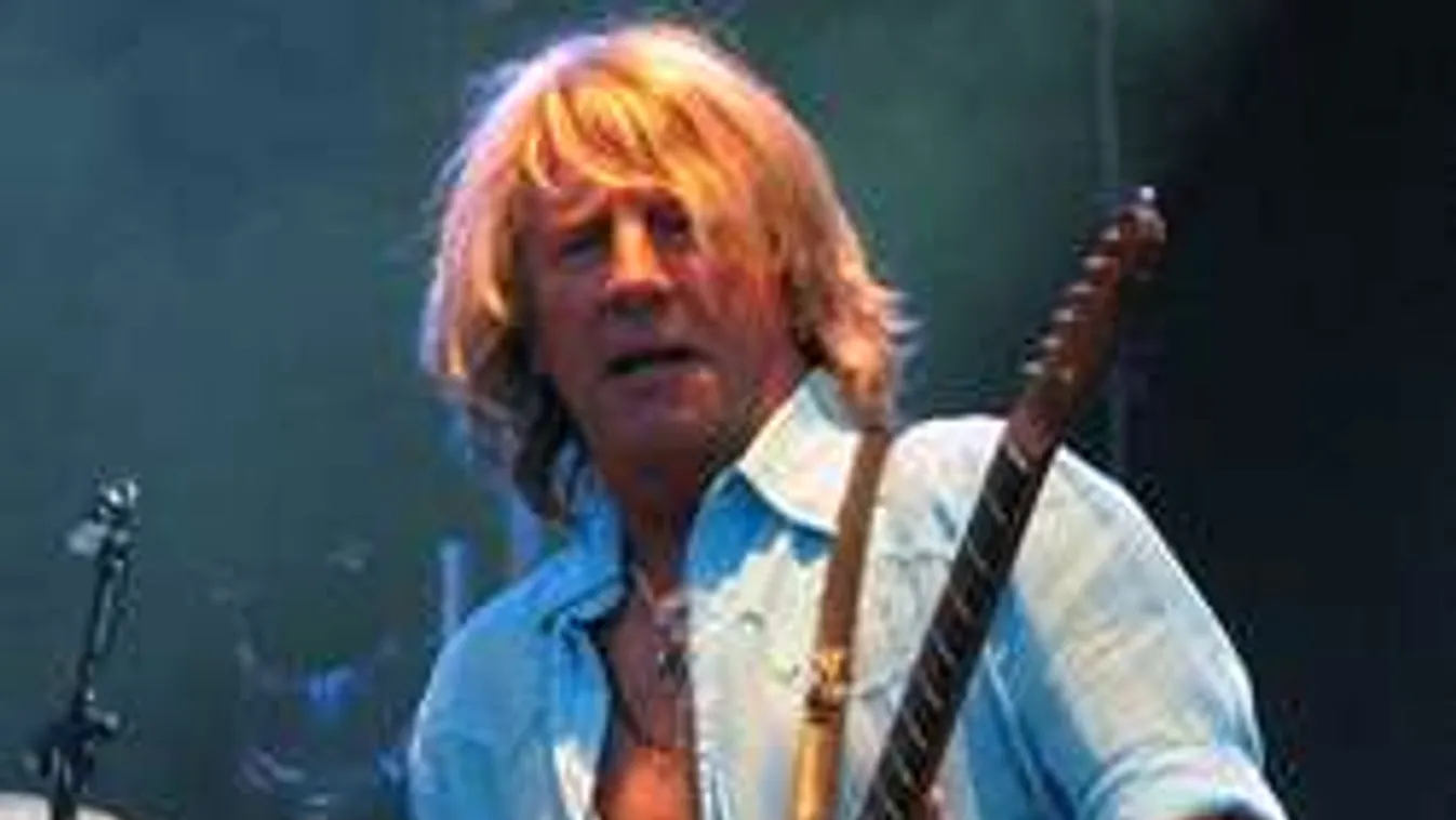 Friss: Váratlanul elhunyt a népszerű zenész