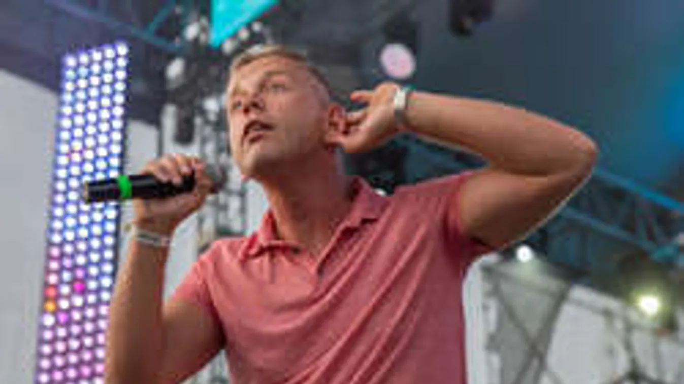 Norbi most nagyon kiakadt! Segítségért kiált