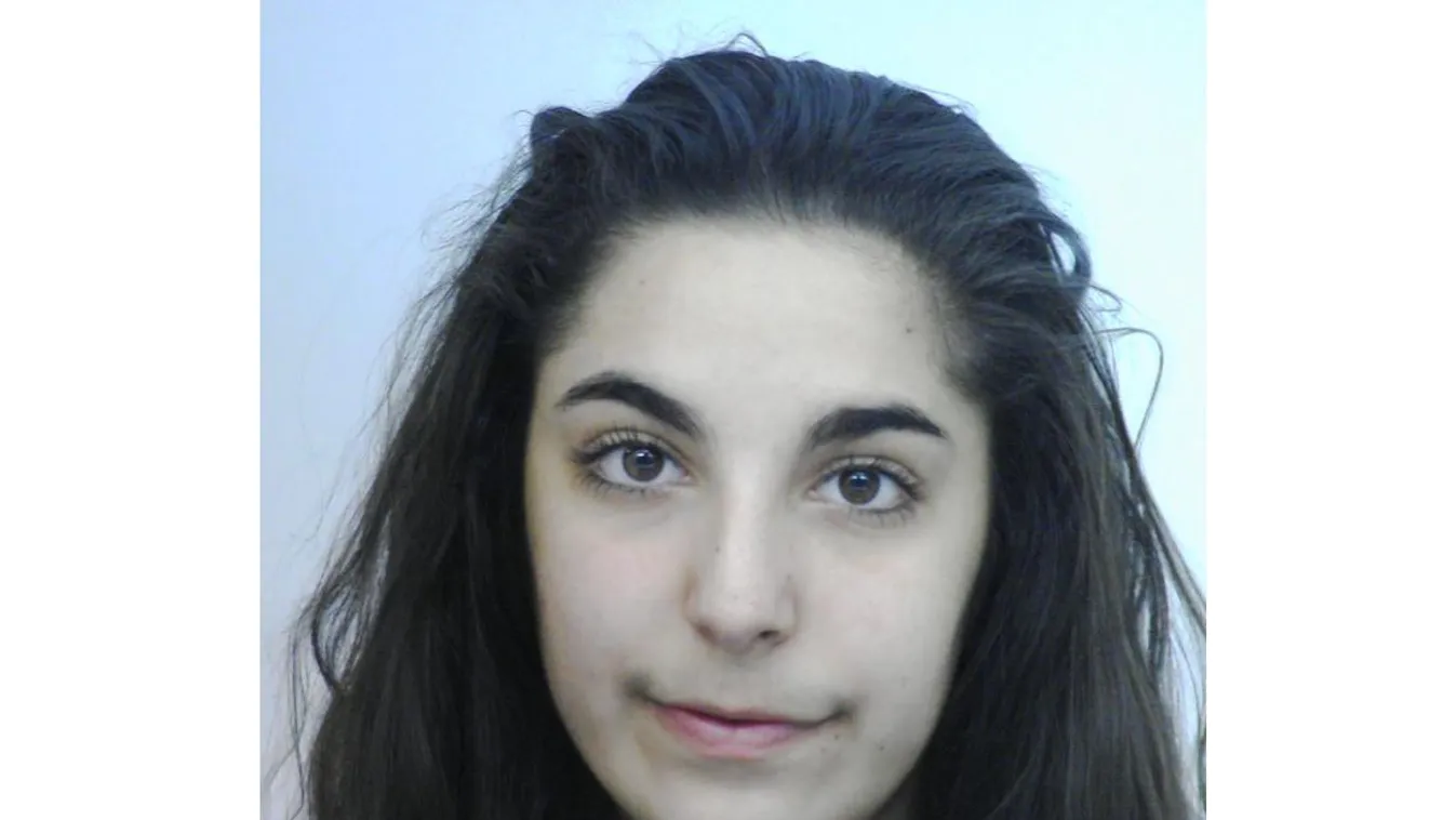 Eltűnt a szép 15 éves Emese, kétségbeesve keresik