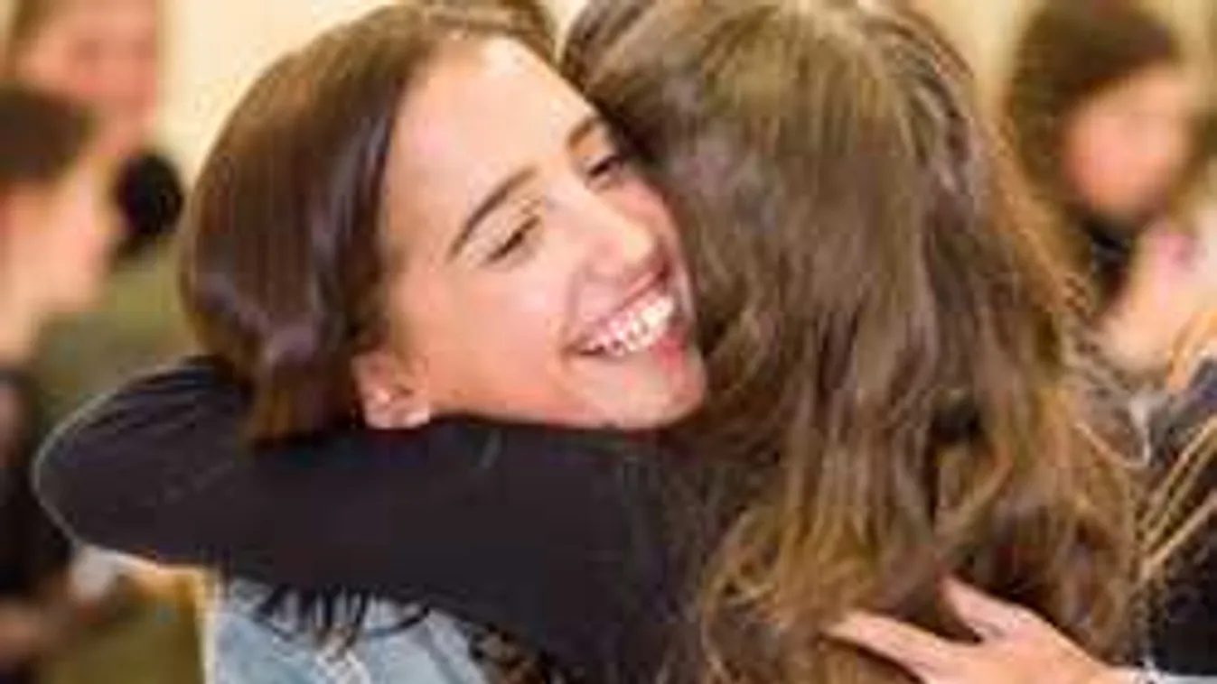 Hoppá, ki bukkant fel a Mammutban összegyűlt tömegben