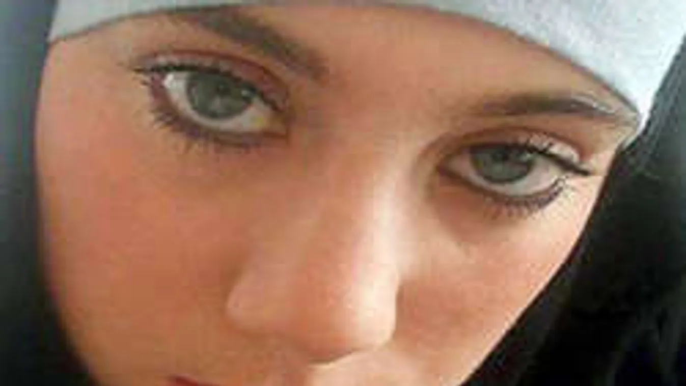 Apácaruhás bérgyilkosnő áll az Iszlám Állam vérengzése mögött!